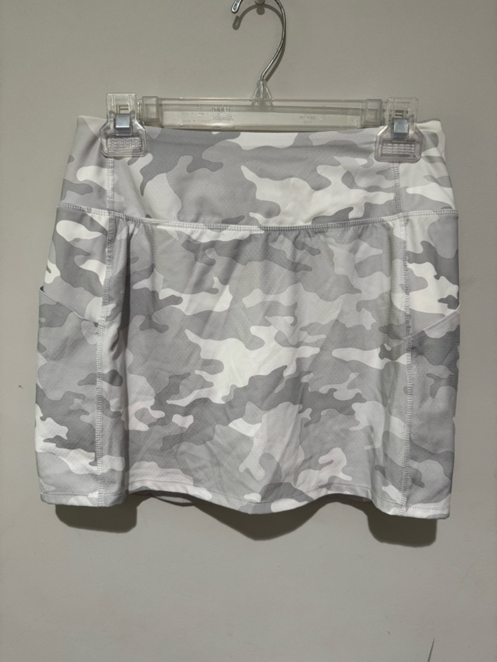 Avia White and Gray Camo Skort
